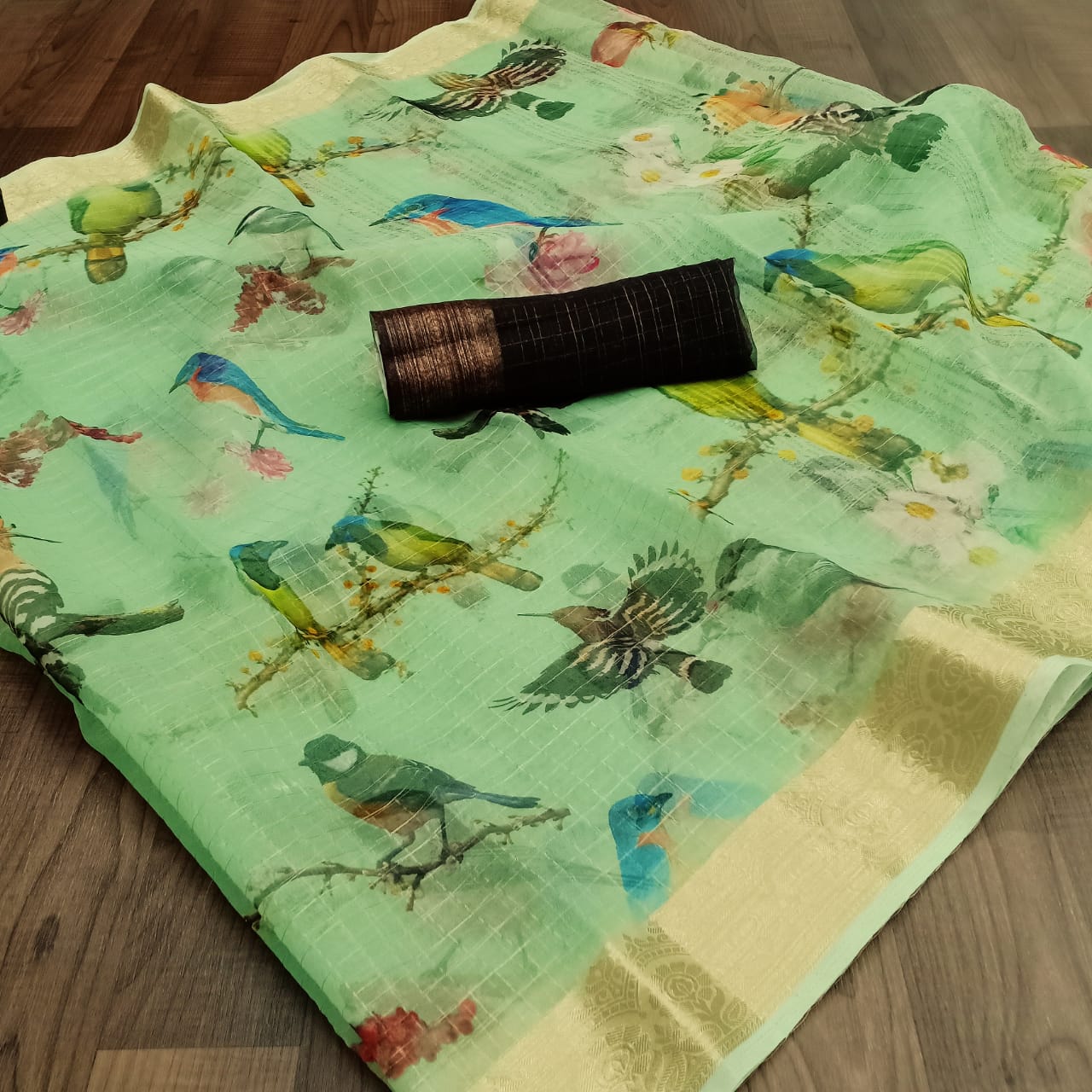 Vastra  Latest Fancy Designer Party Regular Wear Organza Digital Print Saree Collection